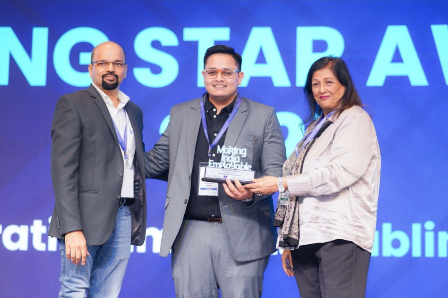 Award presentation at MIECA