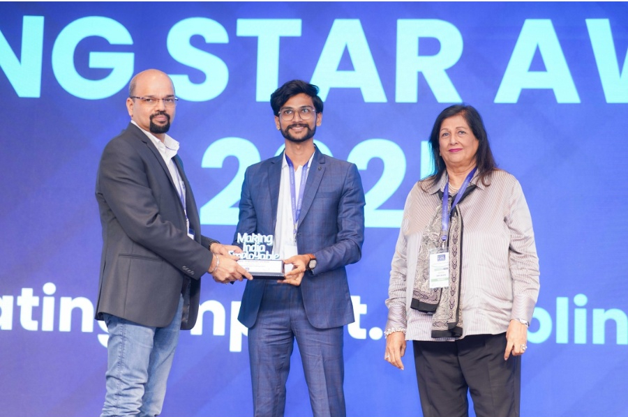 Award winner receiving recognition at MIECA